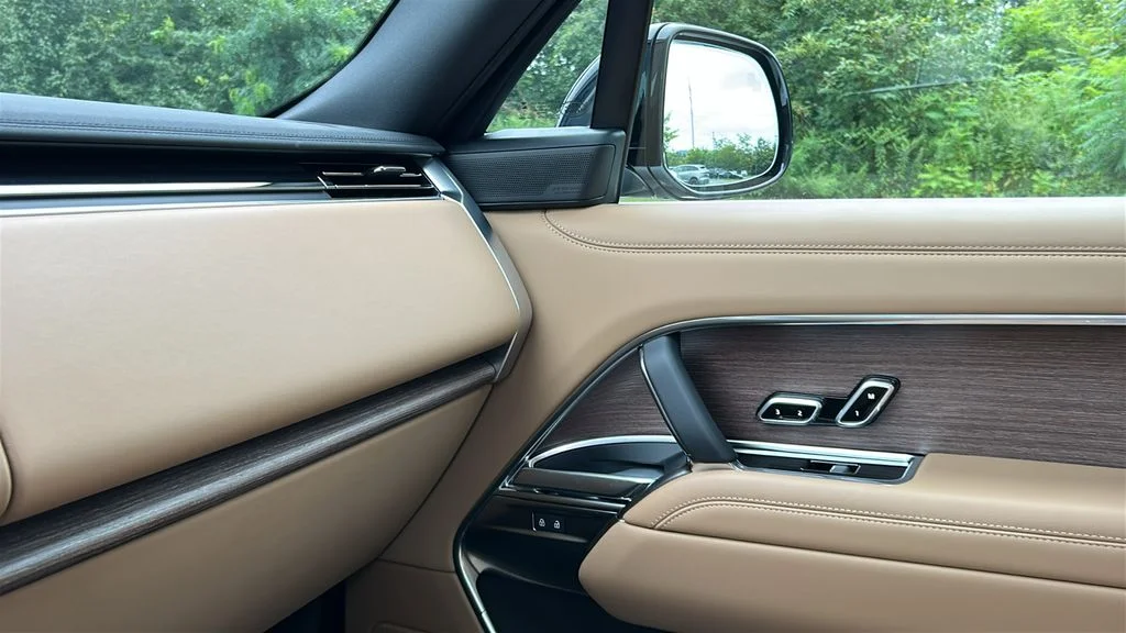 2026 Land Rover Range Rover SE - Photo 18