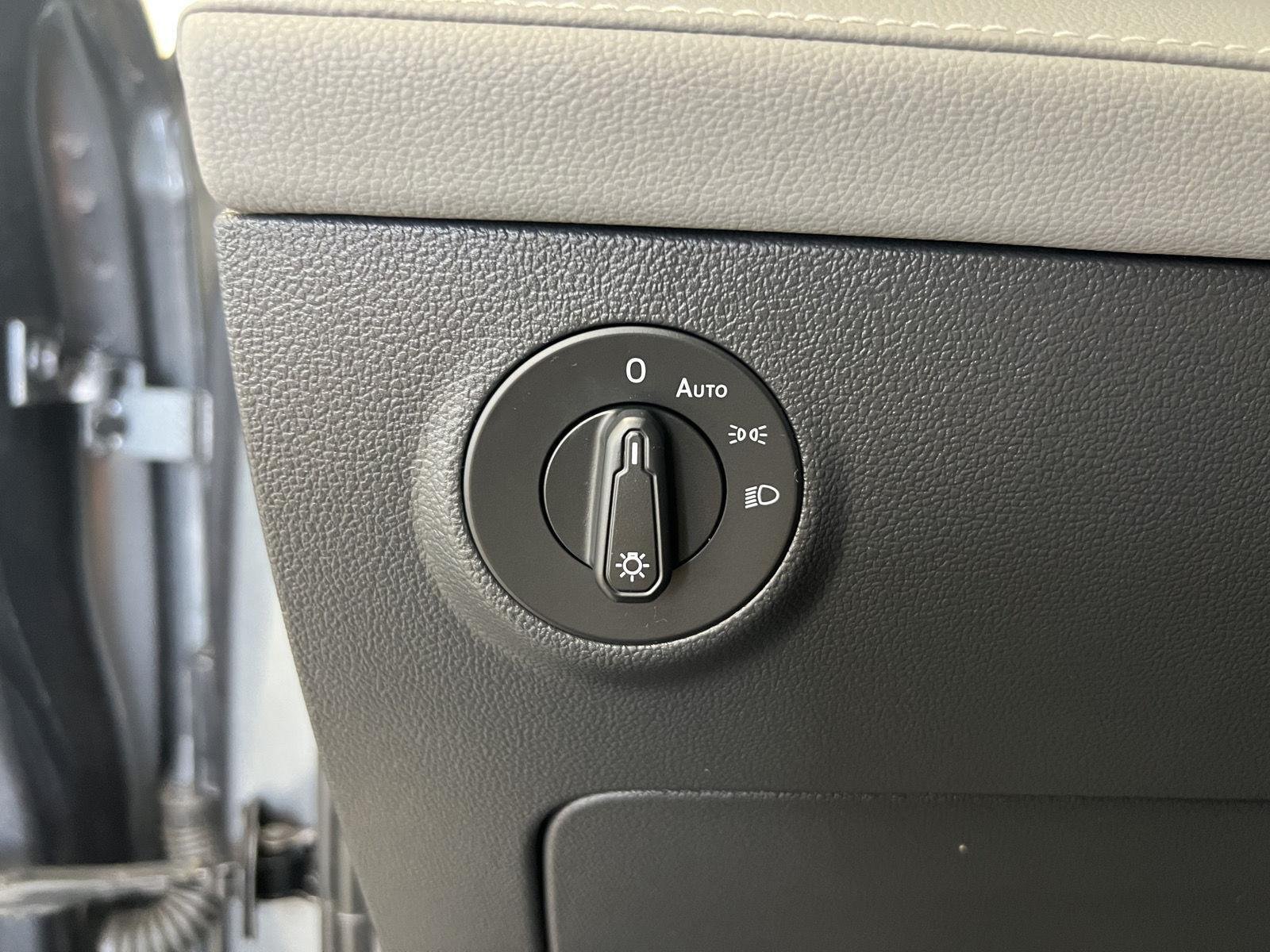 2023 Volkswagen Taos SEL - Photo 14