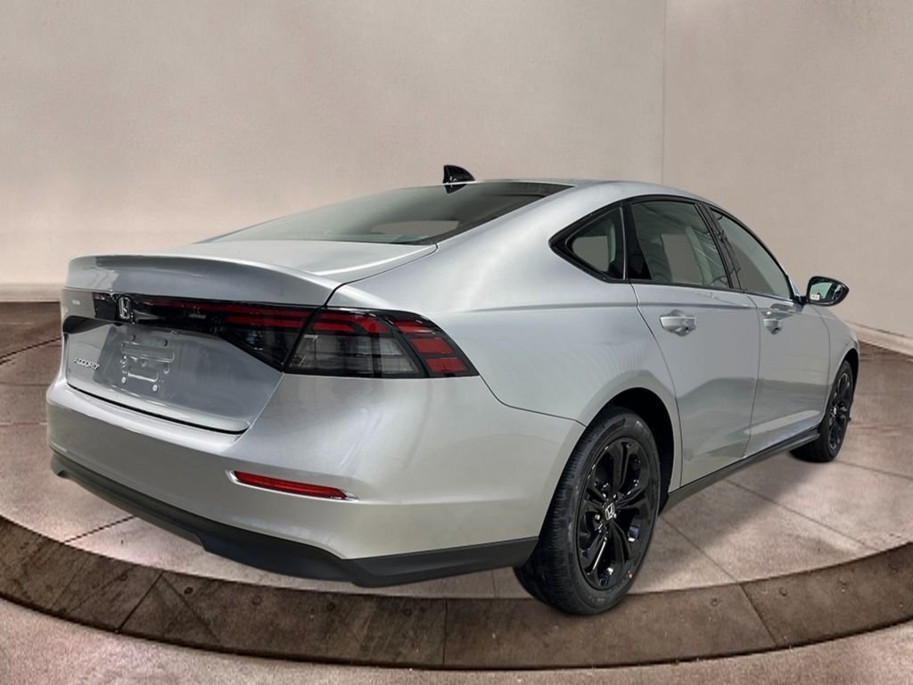 2025 Honda Accord SE - Photo 6
