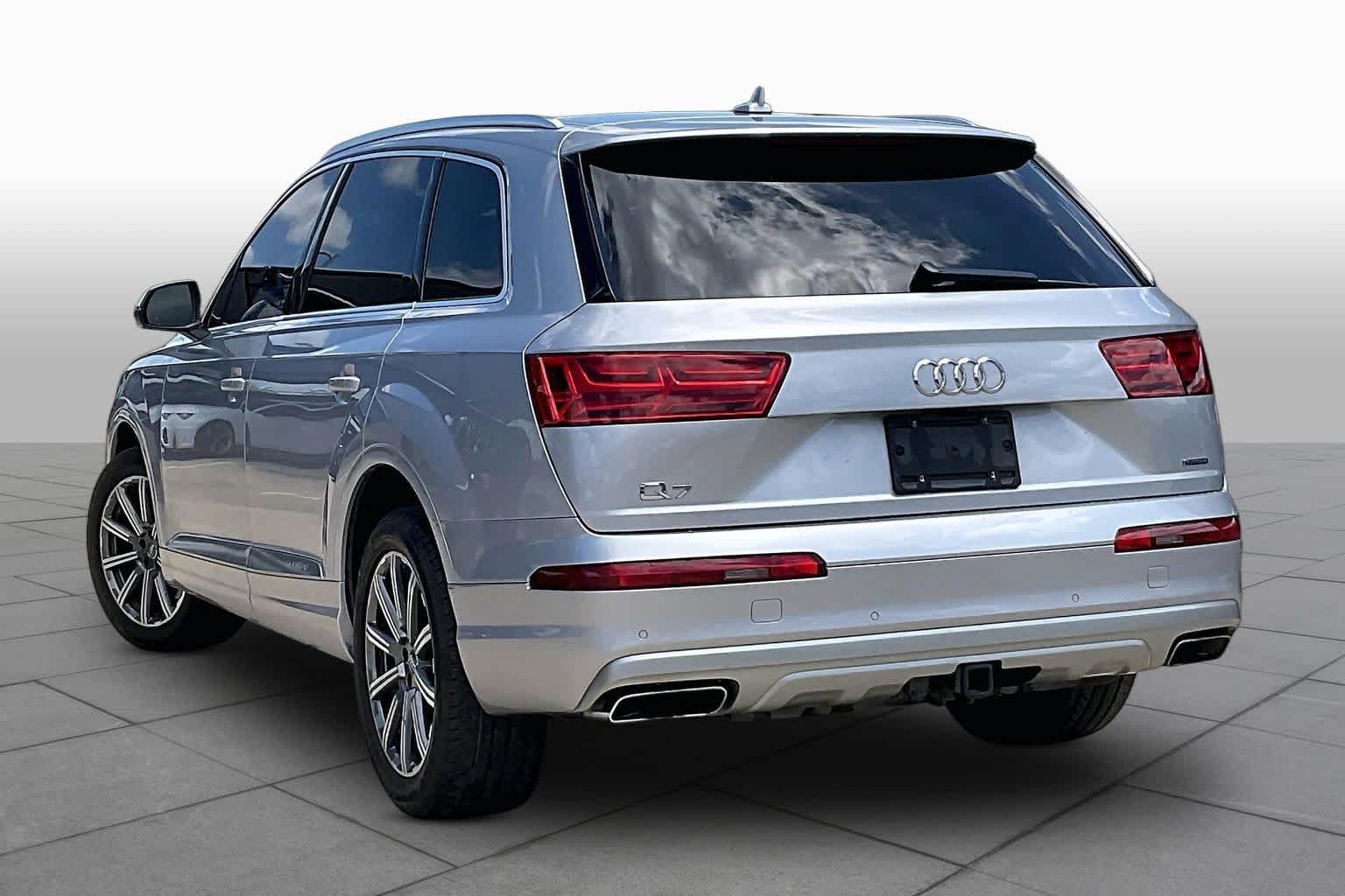 Used 2018 Florett Silver Metallic Audi Premium Plus image 12