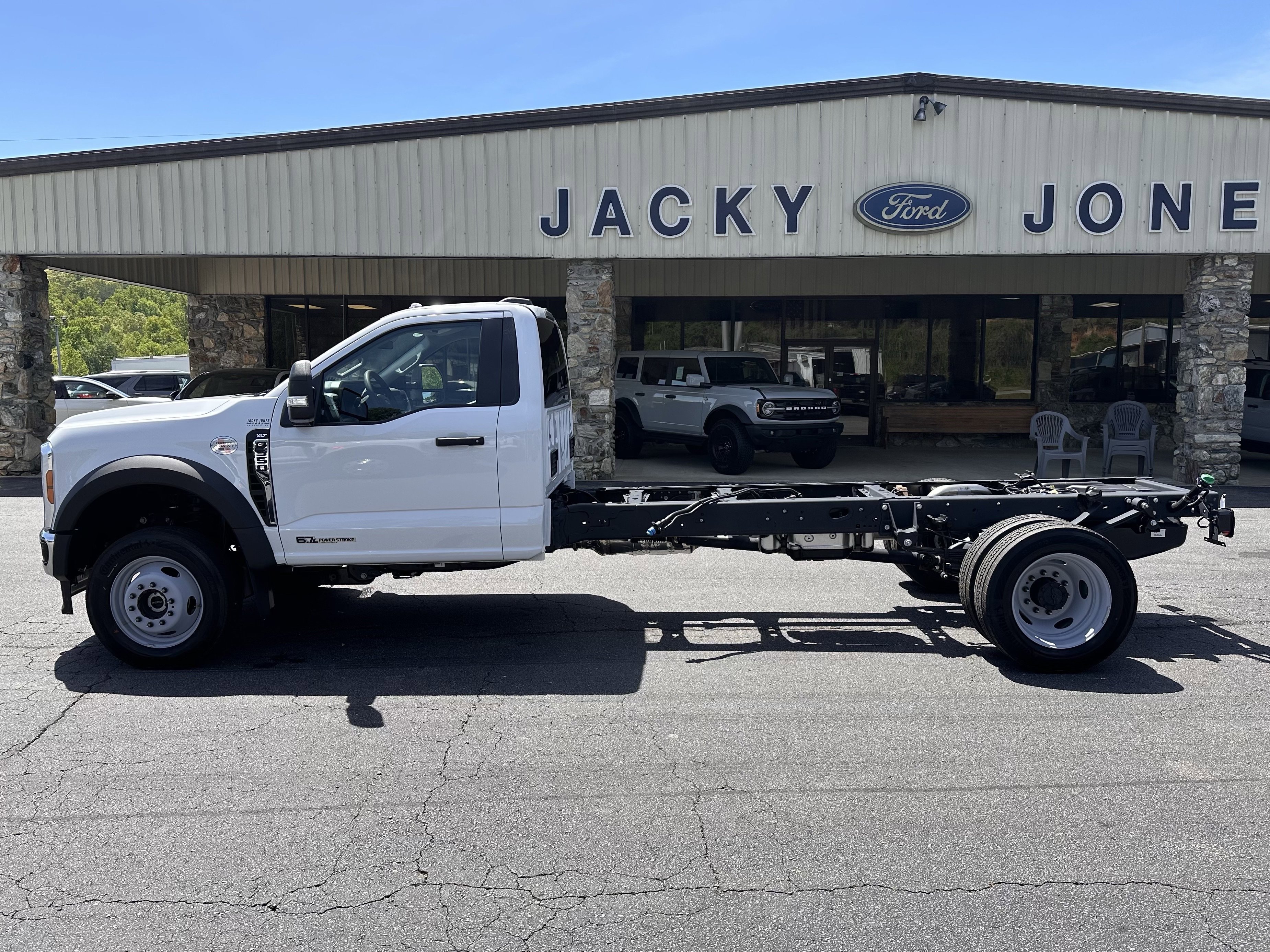 2026 Ford F-550 XLT 4x4 Regular Cab 193-In DRW's photo