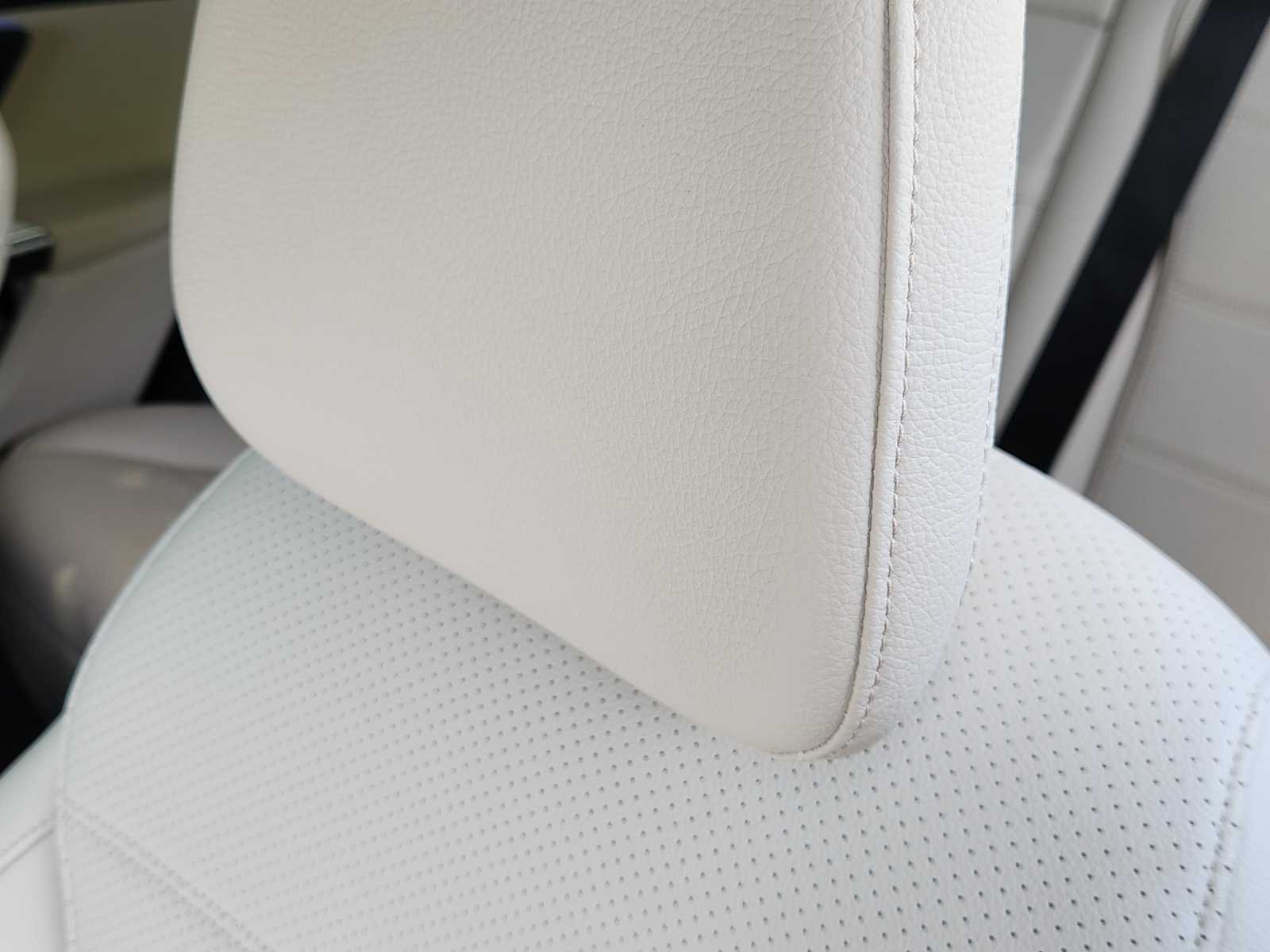 Certified Used 2026 Polar White Mercedes-Benz GLC 300 image 24