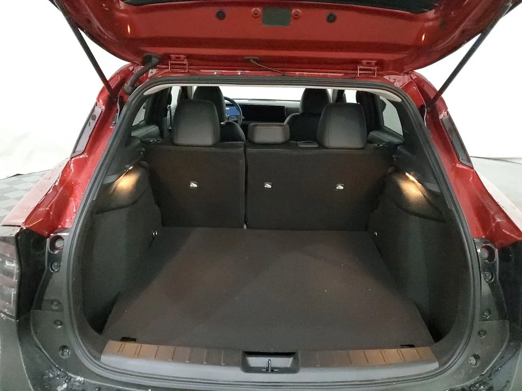New 2026 Scarlet Ember Tintcoat Nissan SR image 7