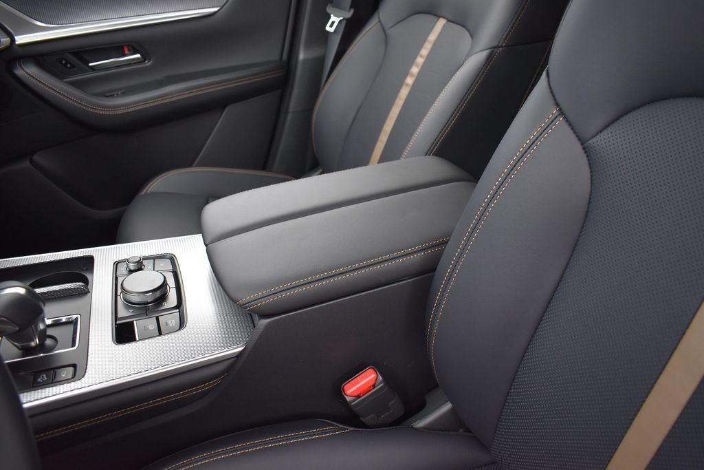 2026 Mazda CX-70 Premium Package - Photo 10