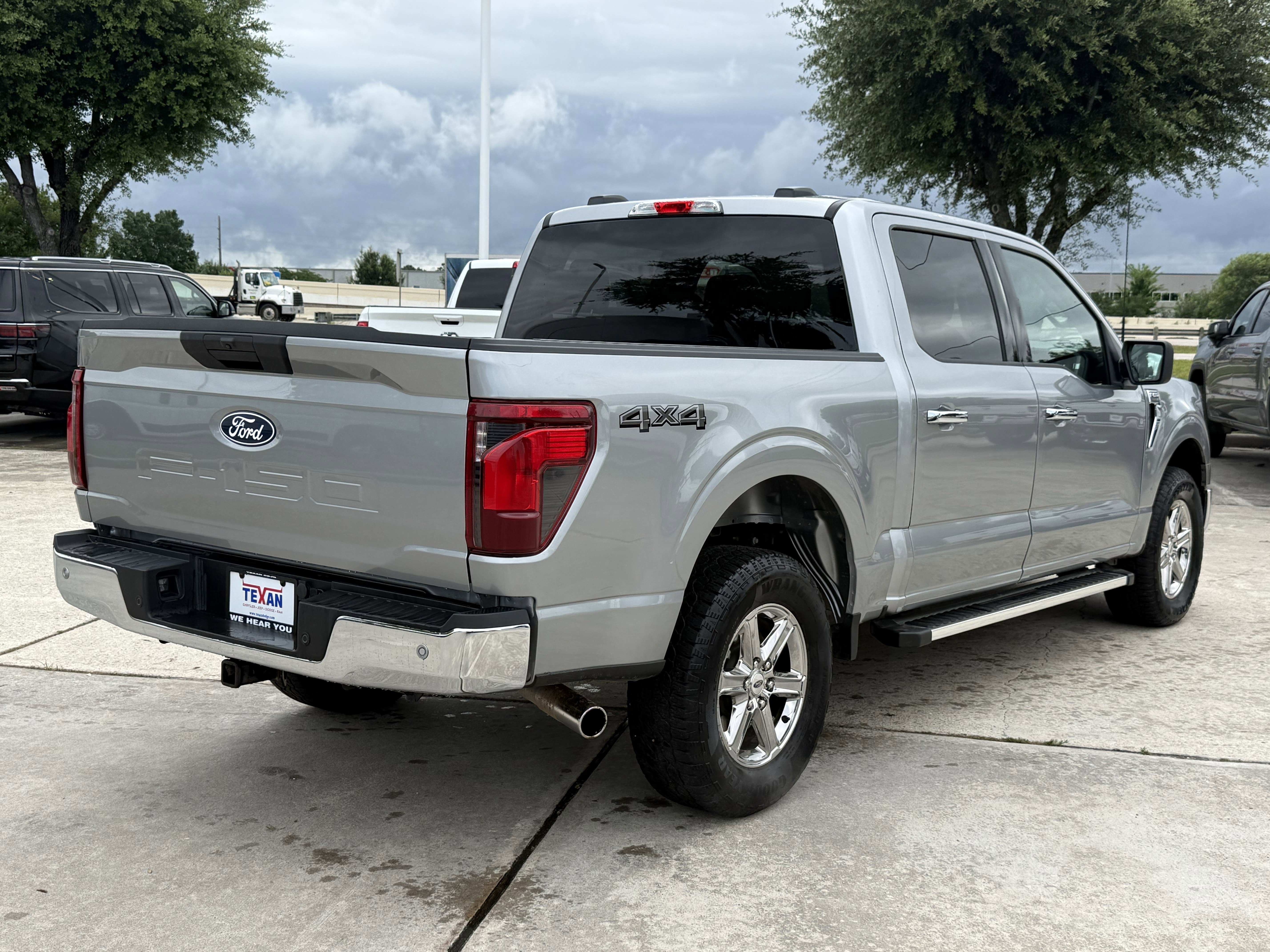 Used 2025 Silver Metallic Ford XLT image 4