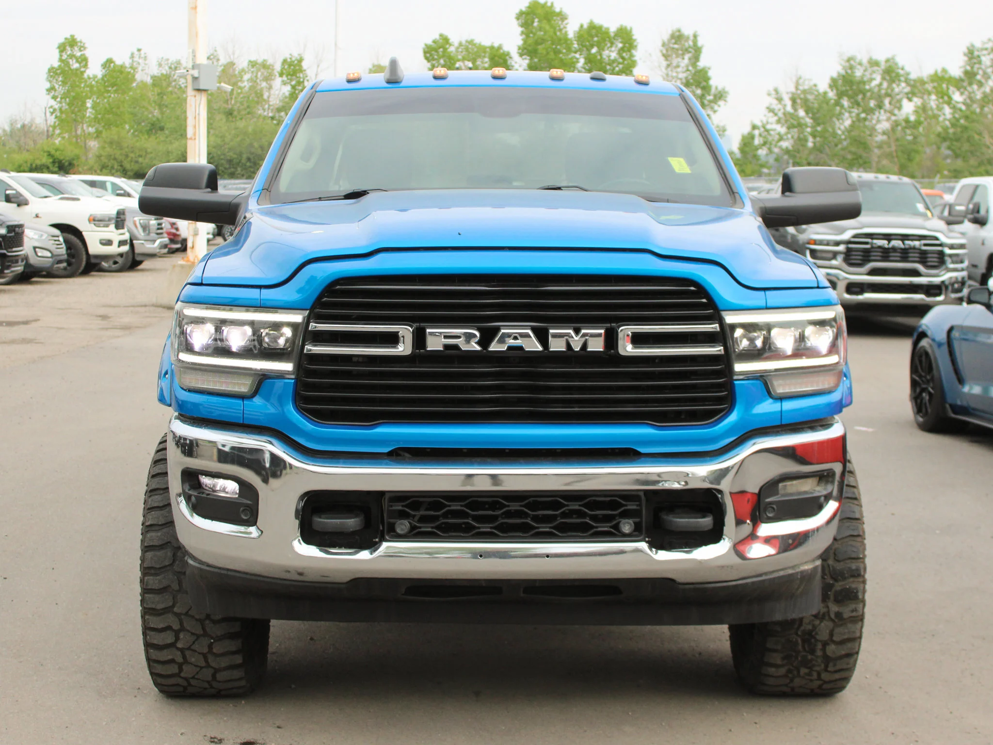 Used 2020 Blue RAM Big Horn *5th Wheel & Gooseneck | Apple CarPlay | Alpine | Cummins | Heated Seats image 9