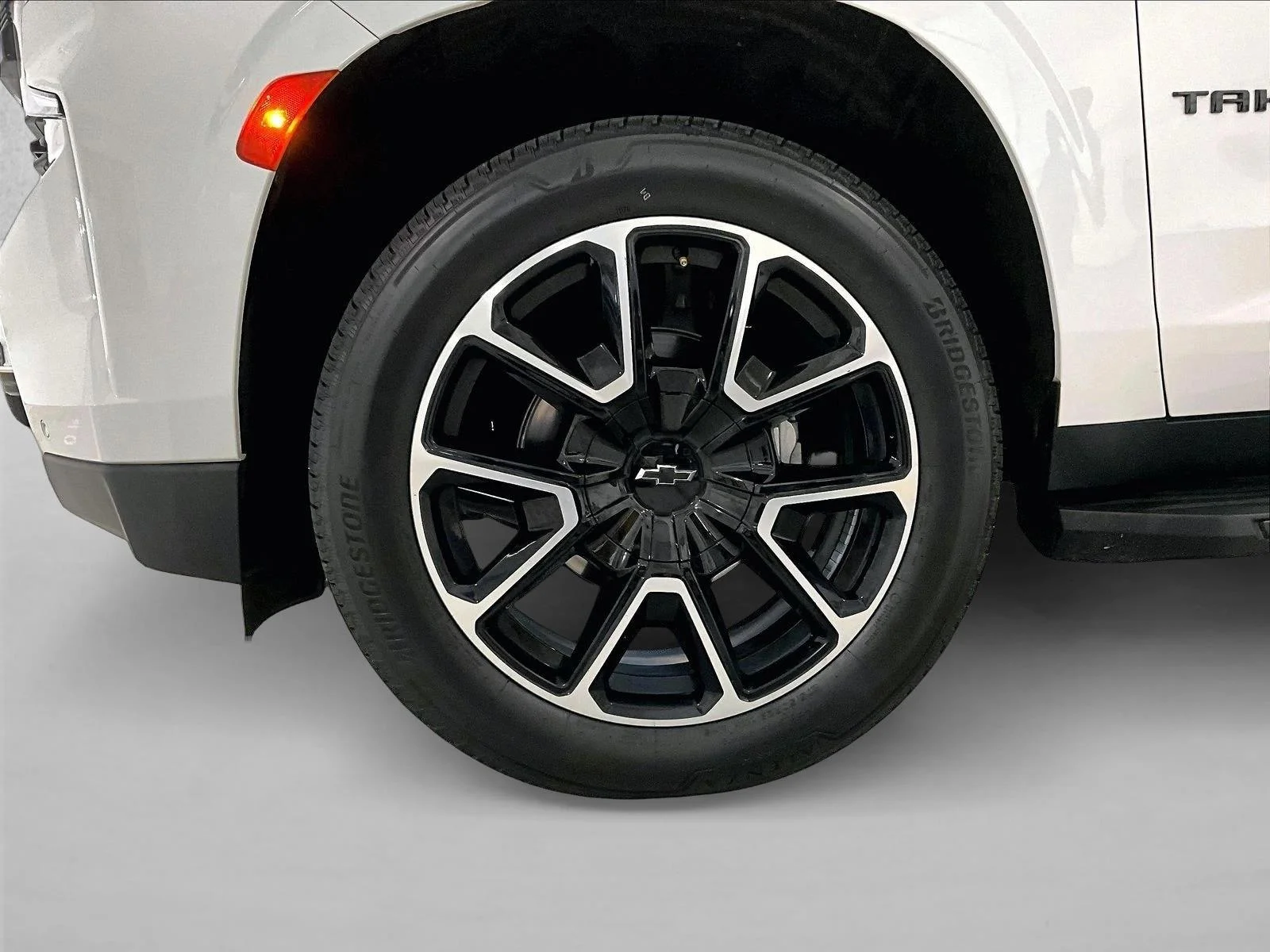 Used 2023 Iridescent Pearl Tricoat Chevrolet RST image 10