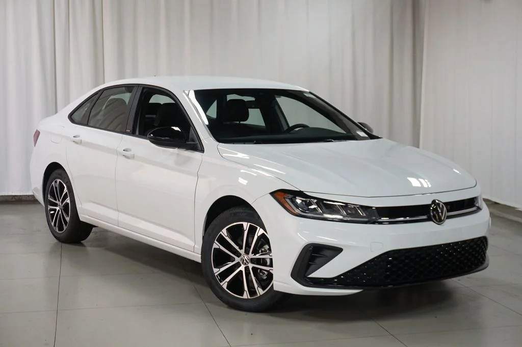 New 2026 White Volkswagen 1.5T Sport image 2