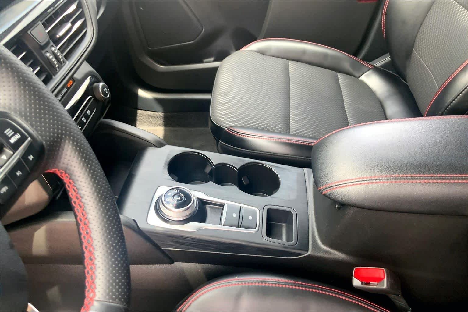 Used 2024 Rapid Red Metallic Tinted Clearcoat Ford ST-Line image 17