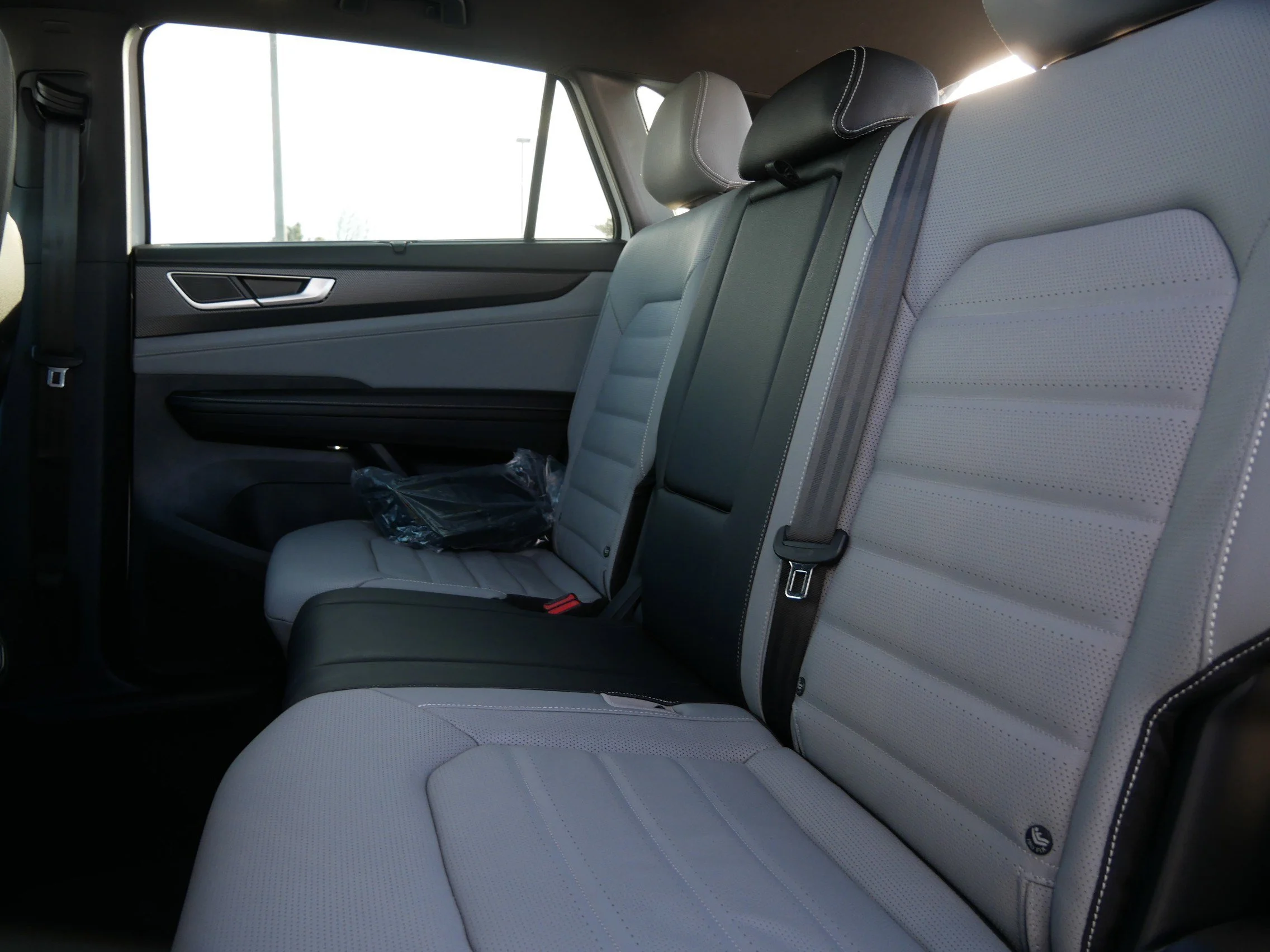 New 2026 Opal White Pearl Volkswagen 2.0T SEL R-Line Black image 6