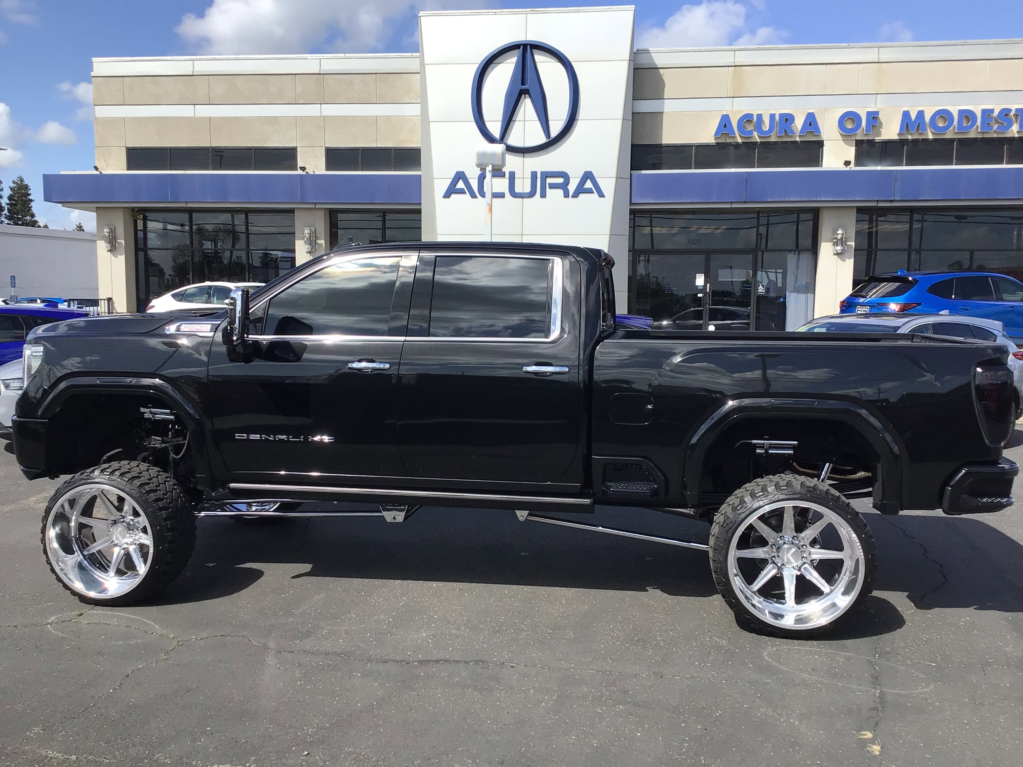 2022 GMC Sierra 4WD Crew Cab Standard Box Denali's photo