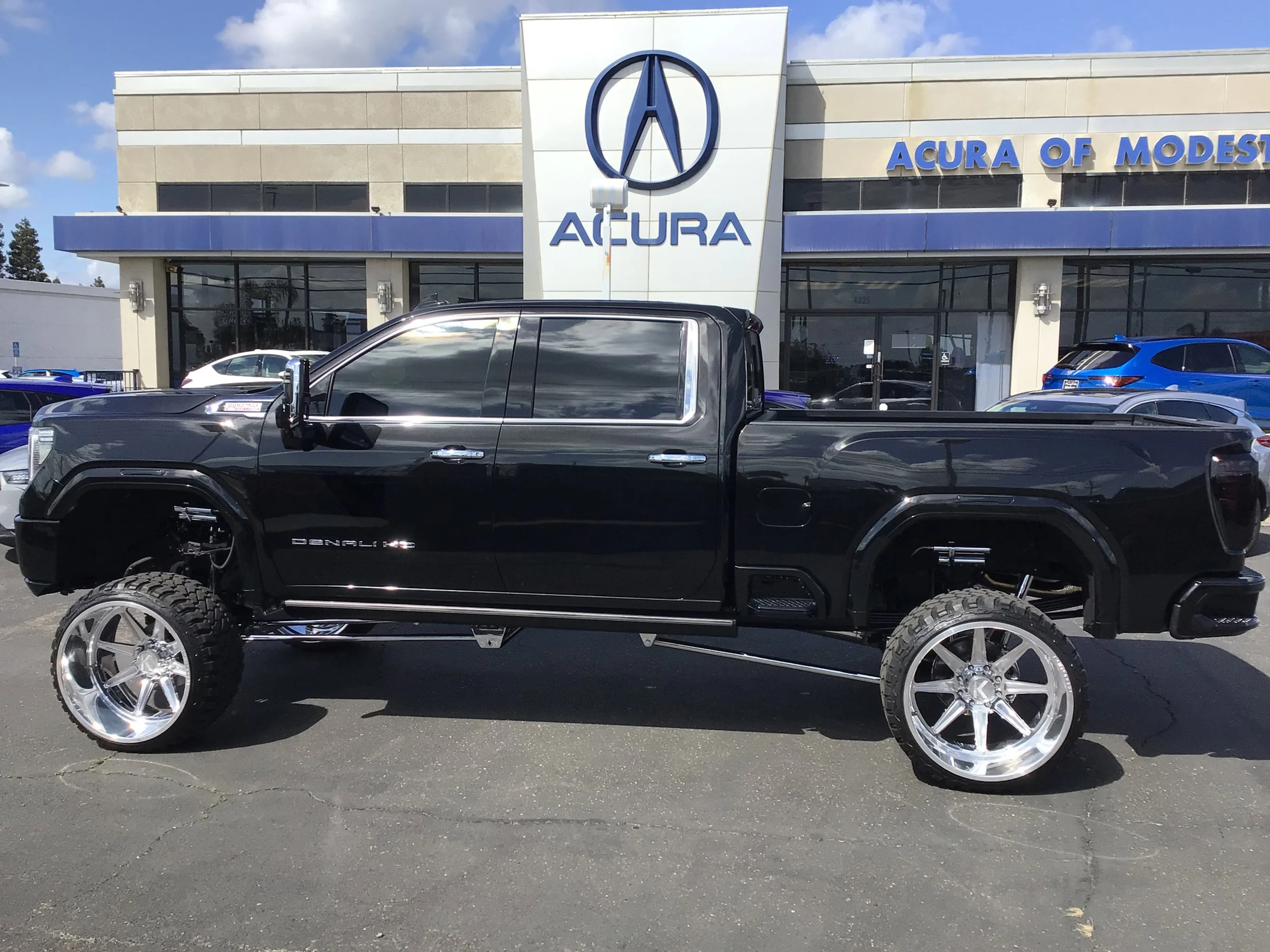 2022 GMC Sierra 4WD Crew Cab Standard Box Denali's photo