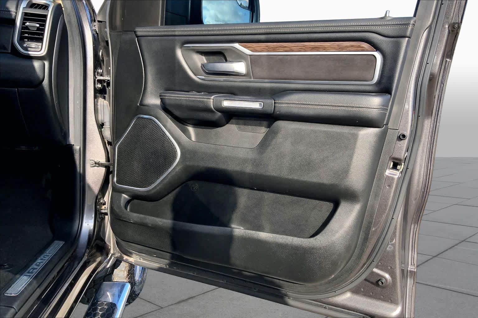 Used 2020 Granite Crystal Metallic Clearcoat Ram Laramie image 22