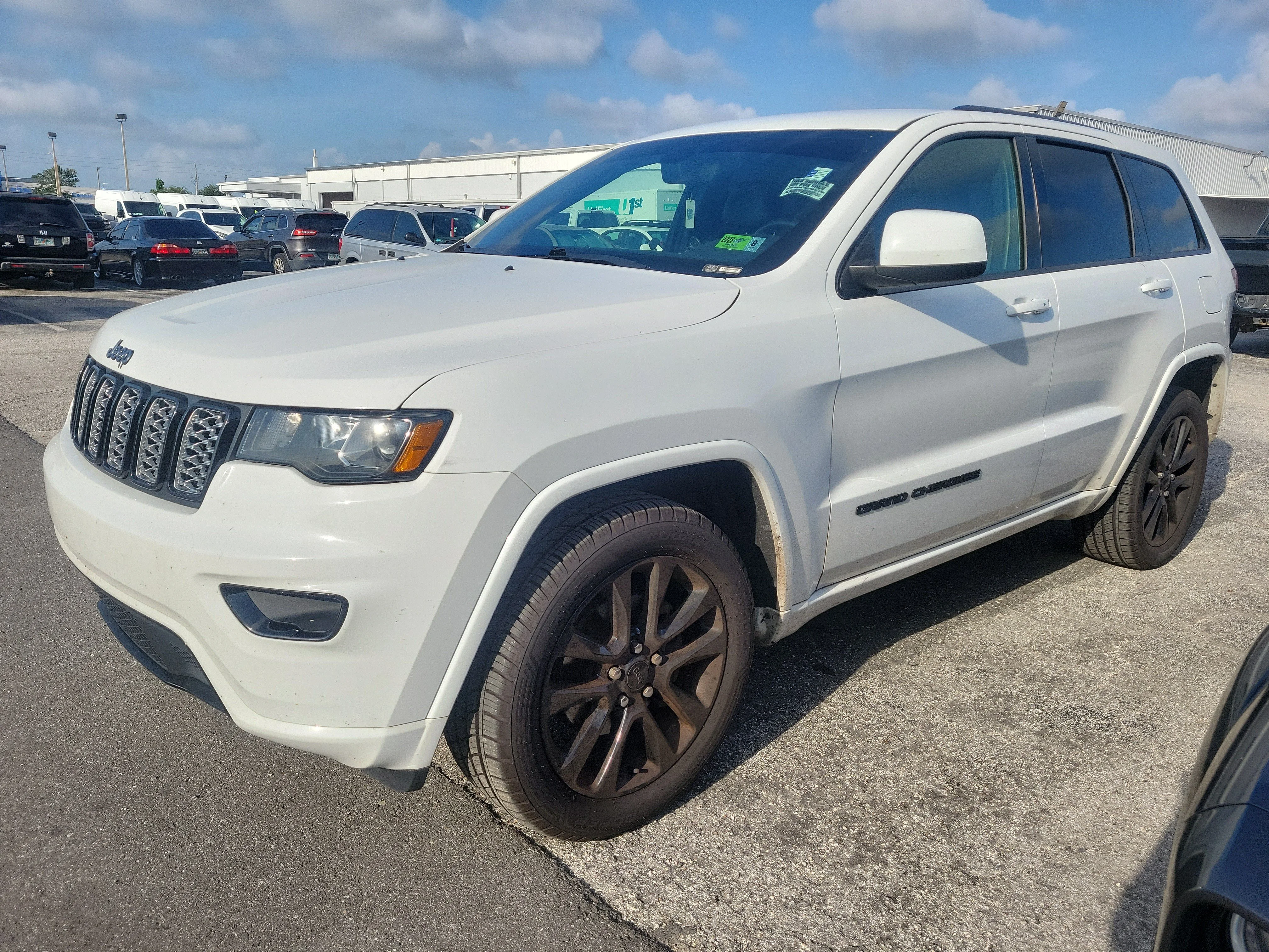 Used 2020 Bright White Clearcoat Jeep Altitude image 4