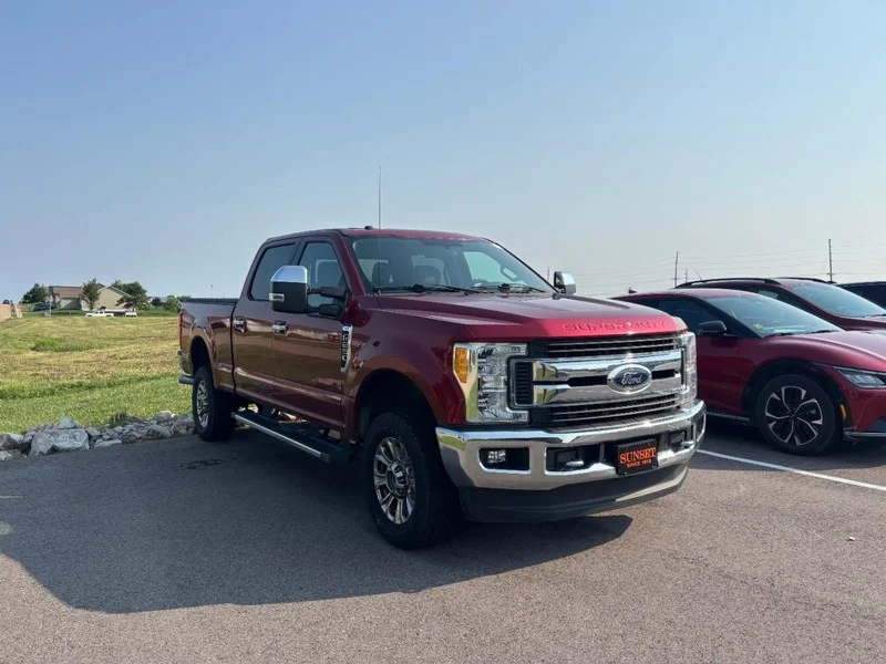 Used 2017 Ruby Red Metallic Tinted Clearcoat Ford XLT image 3