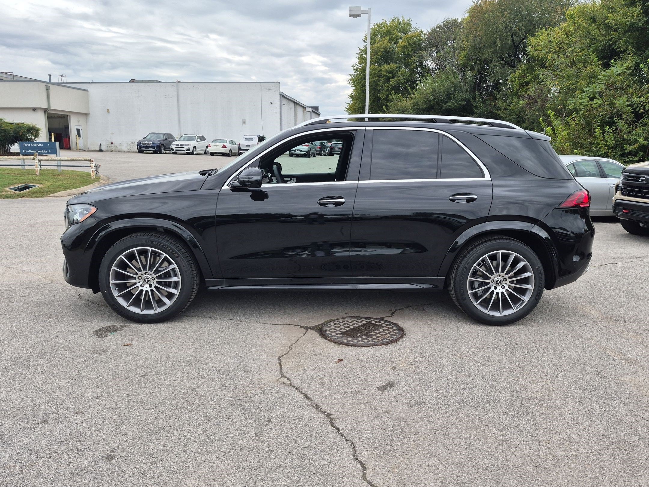 New 2027 Obsidian Black Metallic Mercedes-Benz GLE 450 image 39