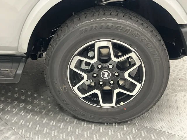 New 2026 Avalanche Gray Ford Outer Banks image 19
