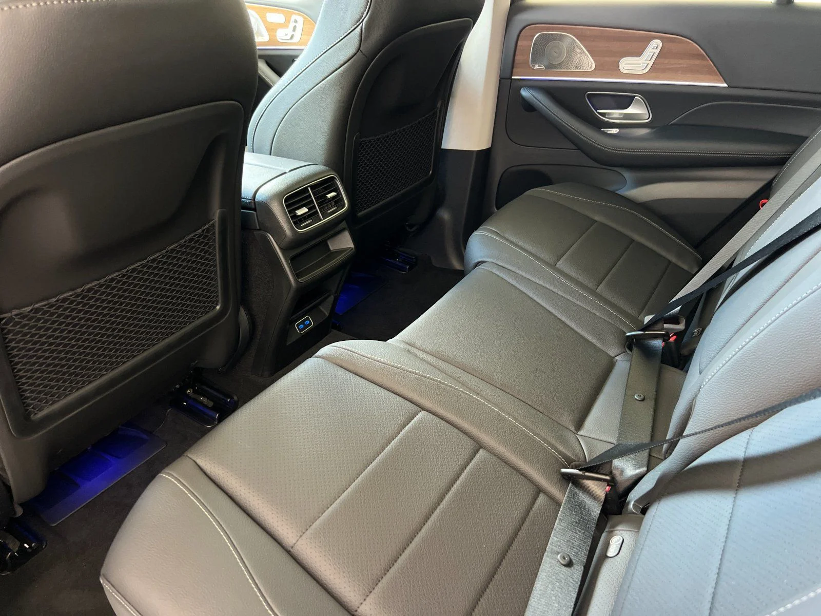 New 2026 White Mercedes-Benz GLE 450 image 4