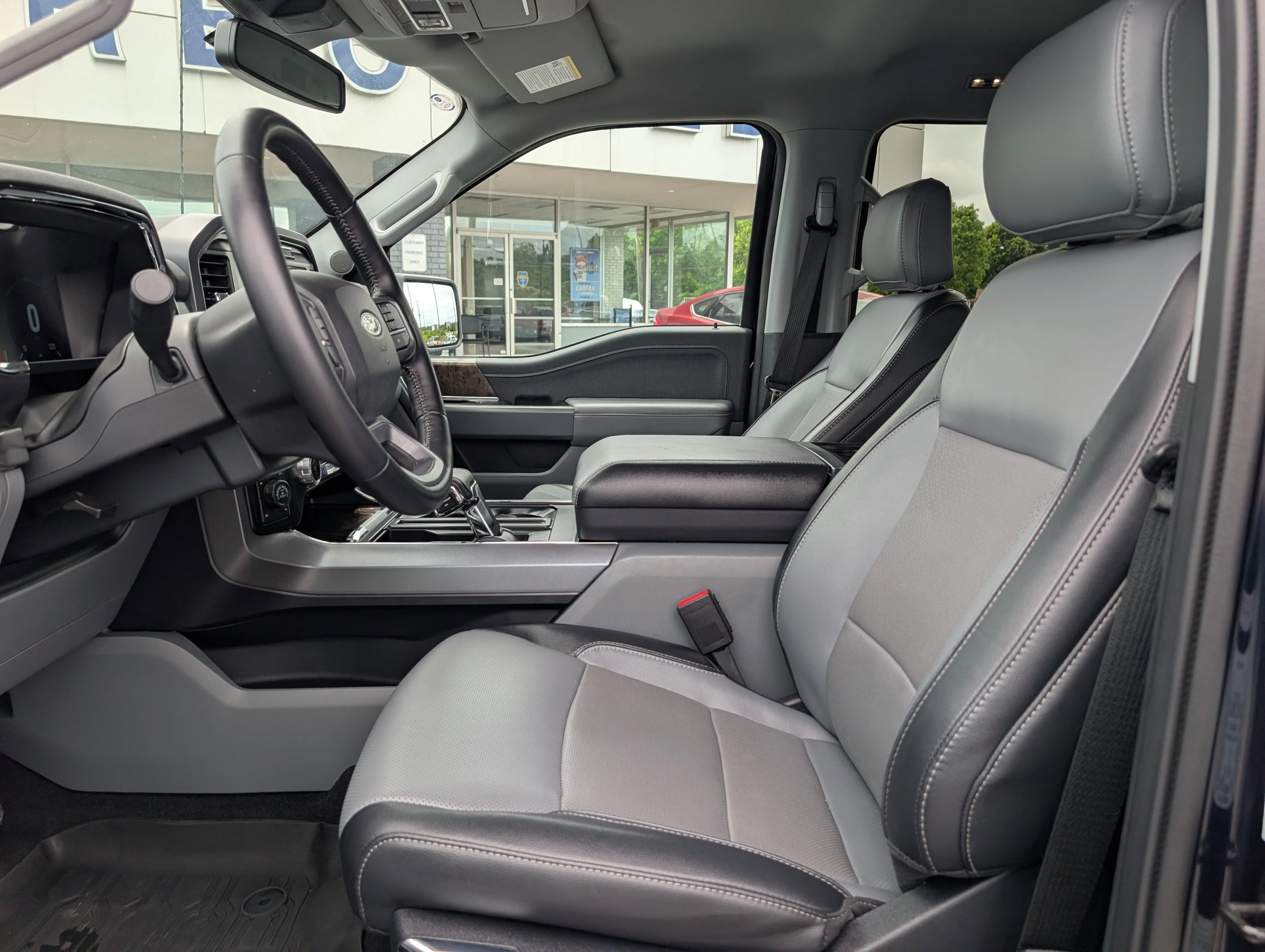 Used 2023 Antimatter Blue Metallic Ford LARIAT image 18