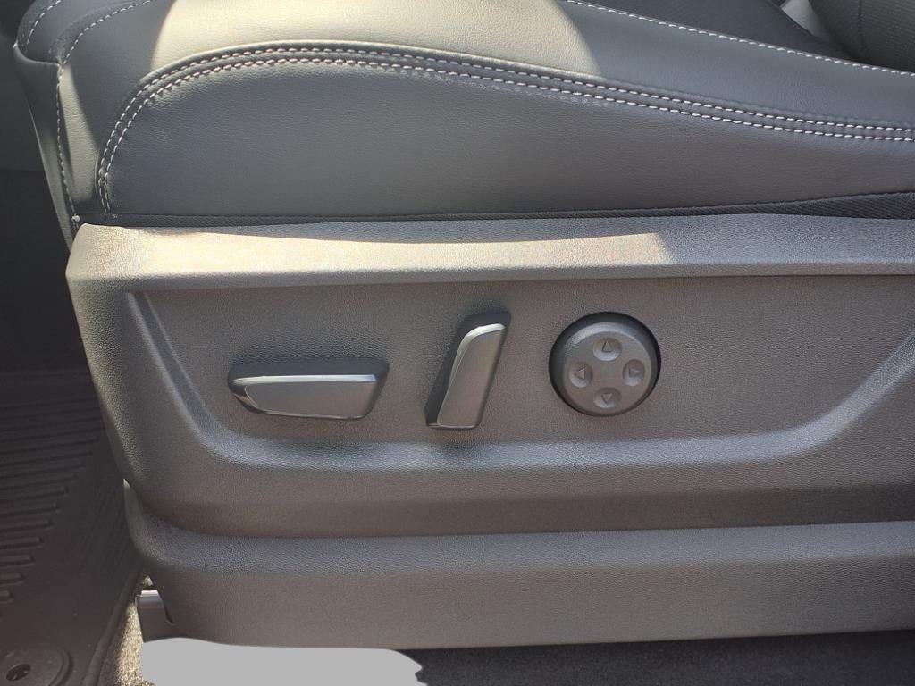 2025 Nissan Armada PRO-4X - Photo 21