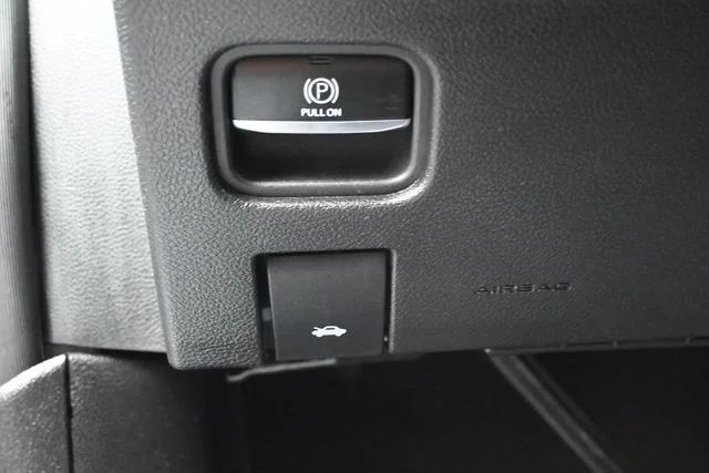 Used 2024 White Jeep Laredo X image 17