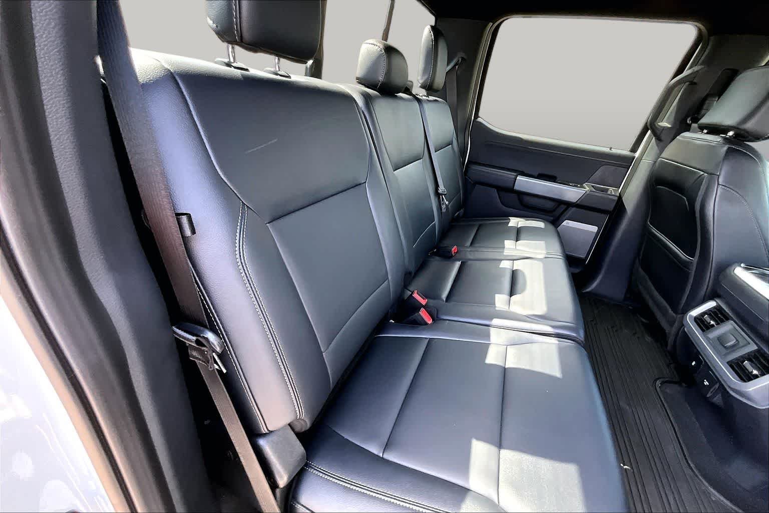 Used 2025 Oxford White Ford XLT image 20