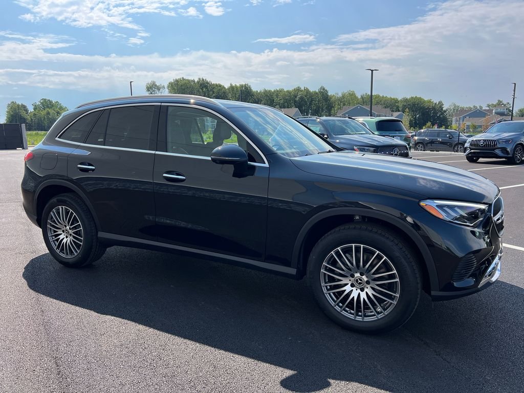 New 2026 Obsidian Black Metallic Mercedes-Benz GLC 300 image 2