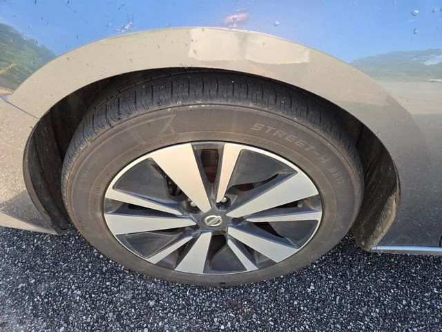 Used 2019 Gray Nissan 2.5 SL image 4