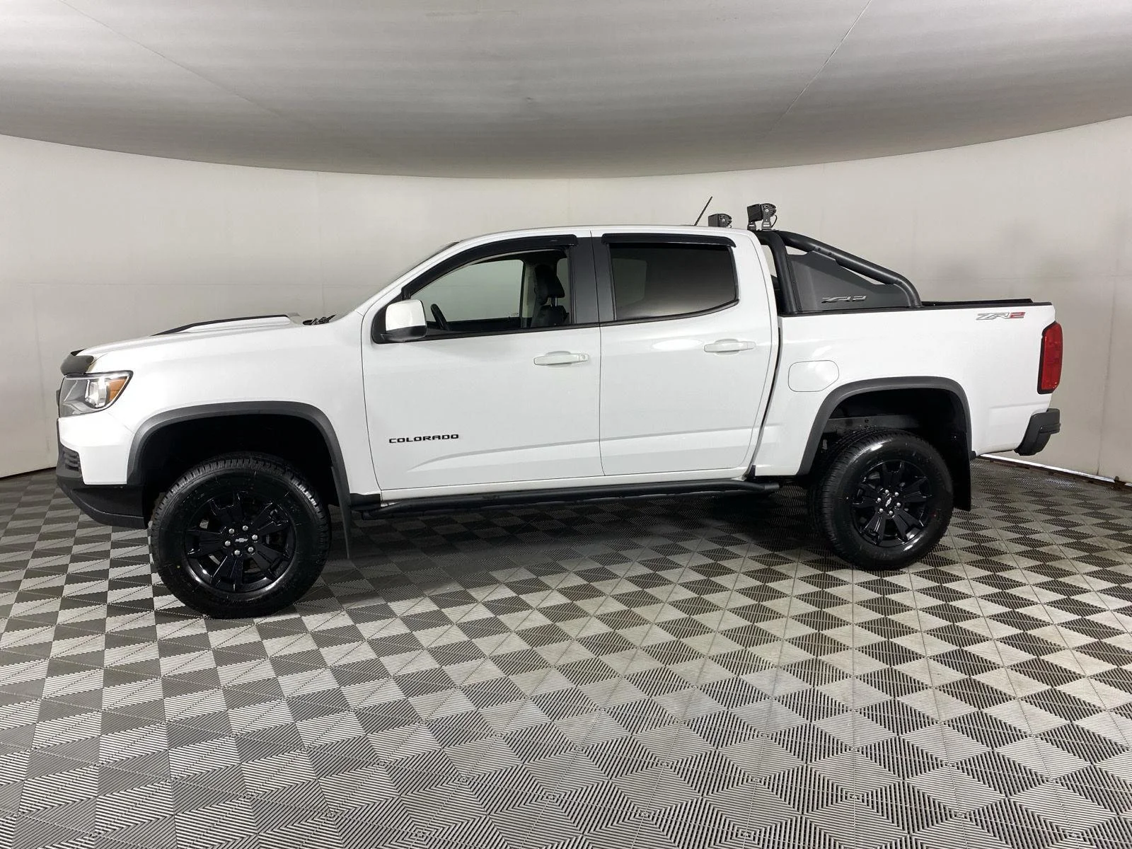Used 2021 SUMMIT WHITE Chevrolet 4WD ZR2 image 4