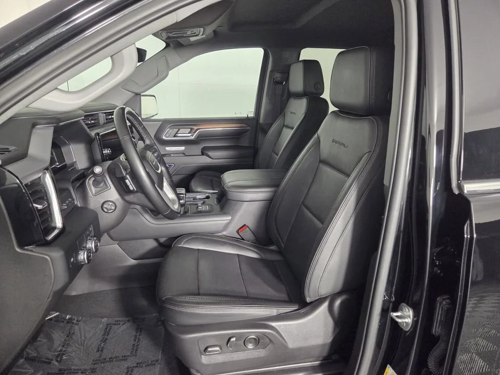 Used 2024 Onyx Black GMC Denali image 10