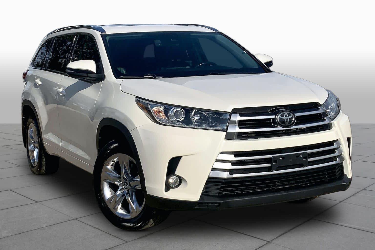 Used 2019 Blizzard Pearl Toyota Limited image 3