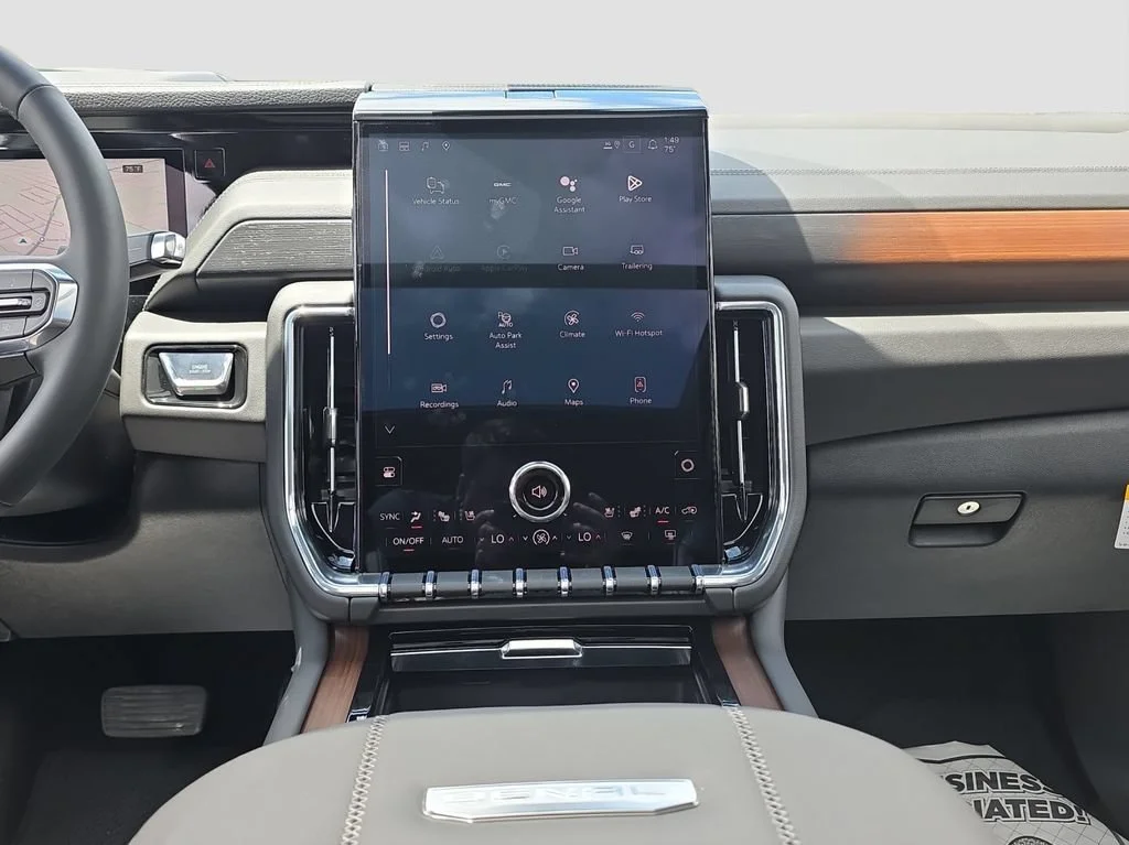 2026 GMC Yukon Denali - Photo 14