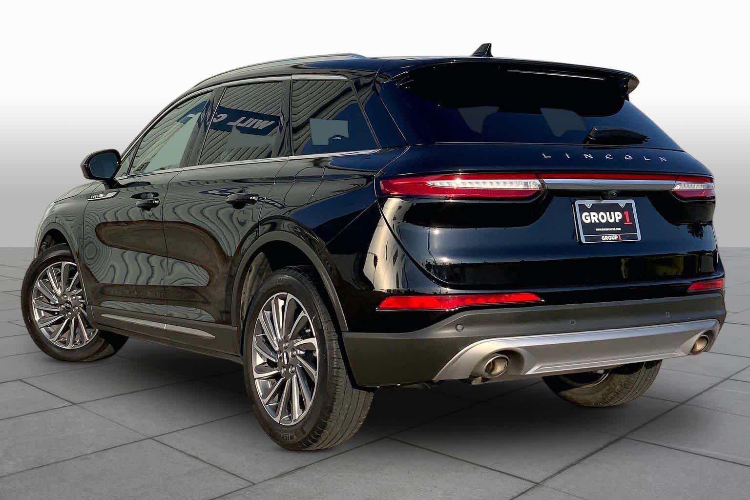 Used 2023 Infinite Black Clearcoat Metallic Lincoln Reserve image 12