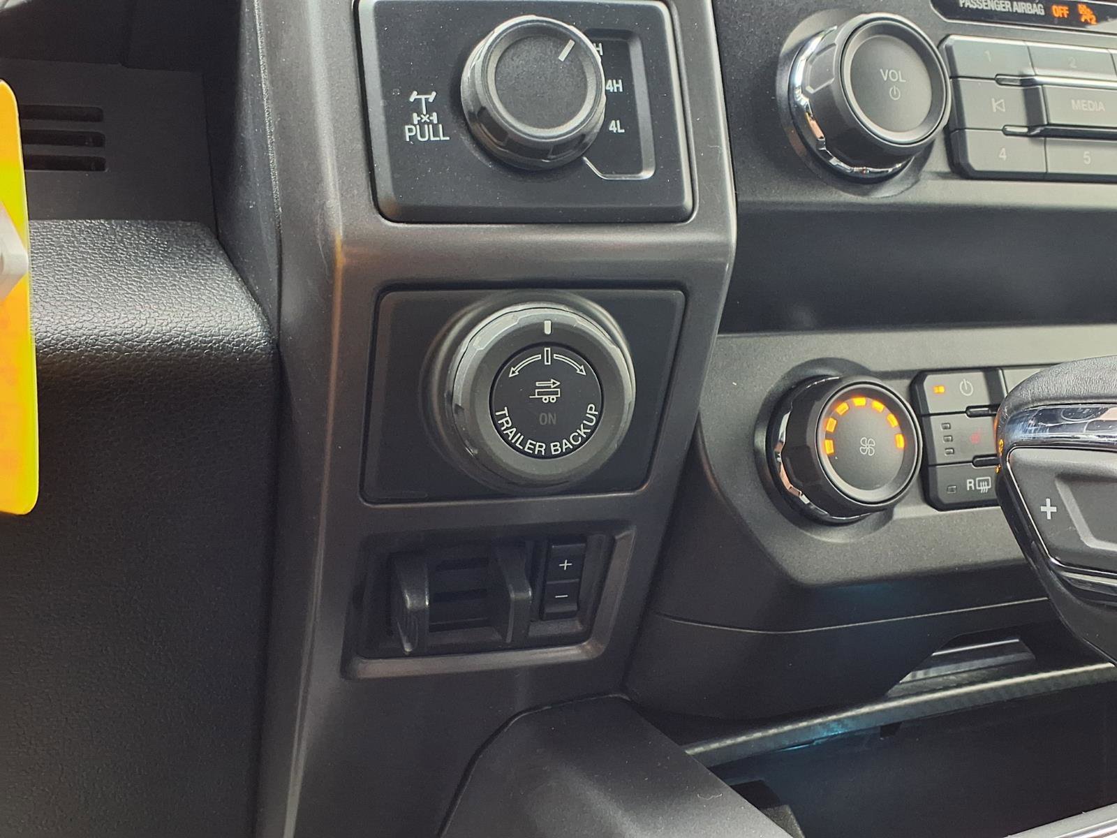 Certified Used 2020 Oxford White Ford XLT image 4