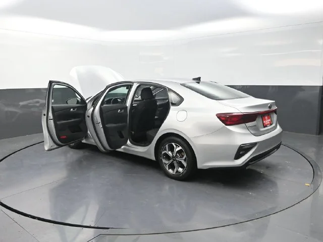 Used 2021 Silver Kia LXS image 43
