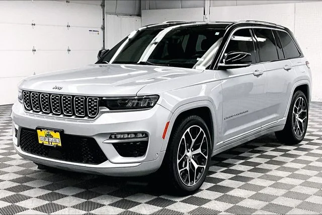 Used 2022 Silver Zynith Jeep Summit Reserve image 12
