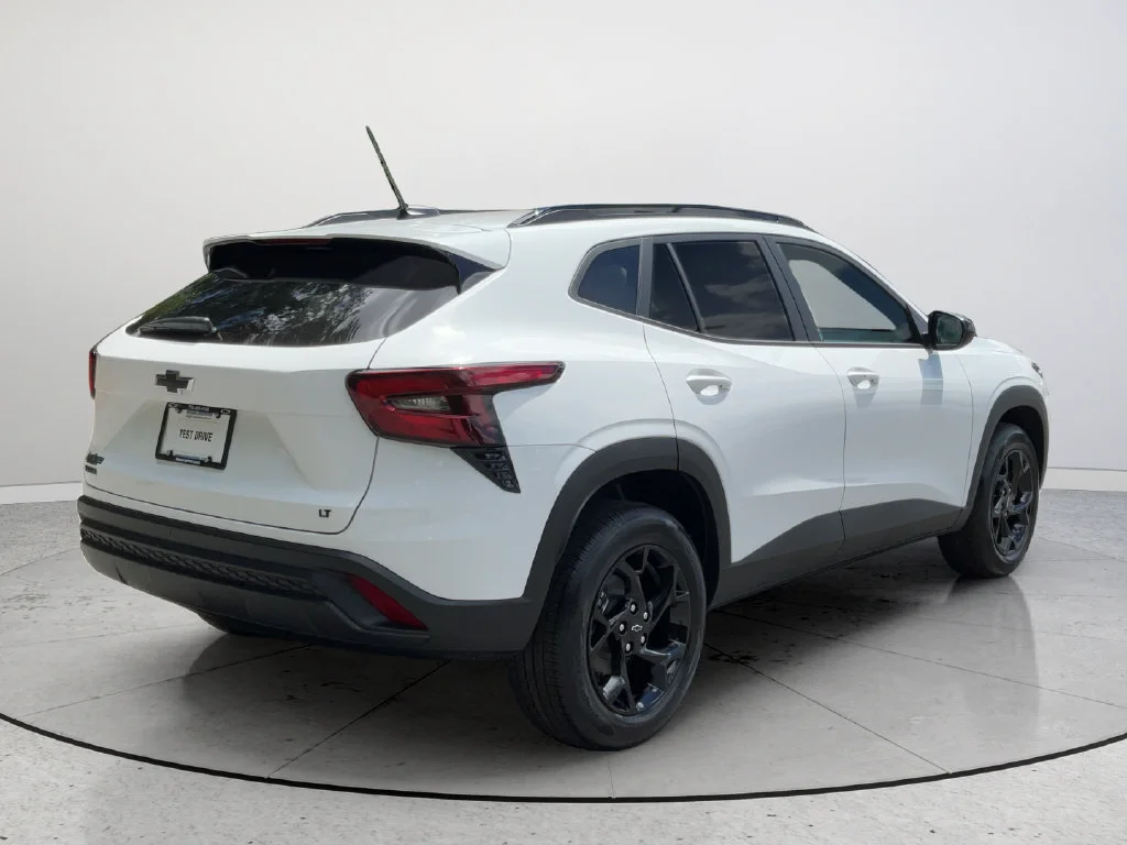 New 2026 Summit White Chevrolet LT image 5