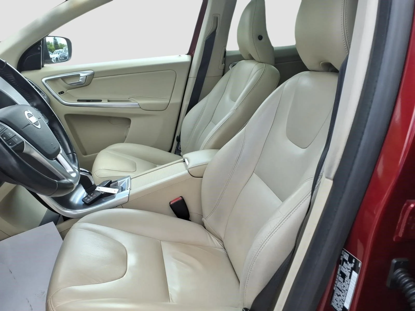 Used 2015 Flamenco Red Metallic Volvo T6 Premier Plus image 11