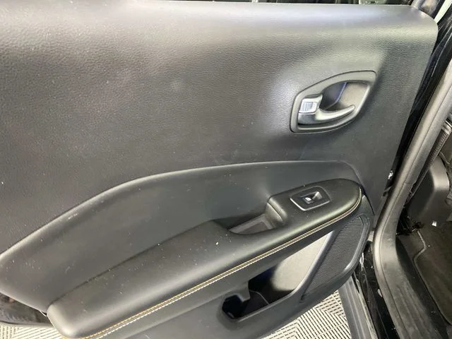 Used 2018 Black Jeep Latitude image 26
