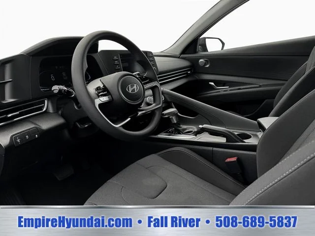 2025 Hyundai Elantra SE - Photo 14
