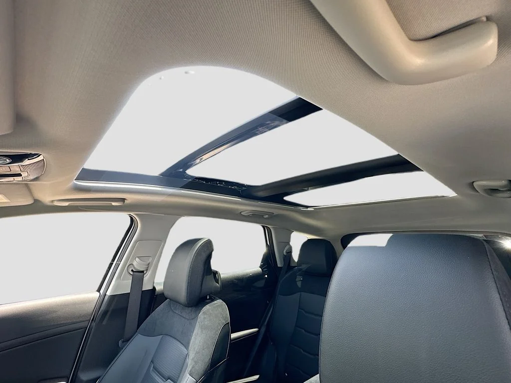 New 2026 Glacial White Pearl Kia SX Prestige image 23