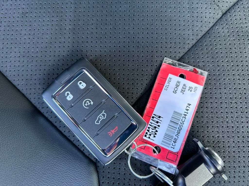 Used 2025 Silver Jeep Altitude X image 26
