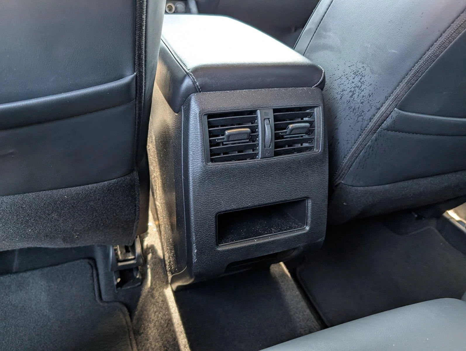 Used 2025 Cosmic Blue Metallic Mitsubishi SE image 30