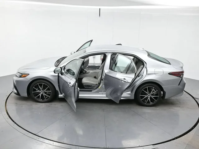 Used 2022 Celestial Silver Toyota SE image 39