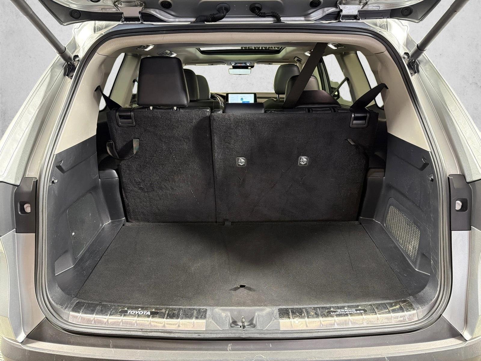 Used 2024 Silver Toyota Platinum image 19