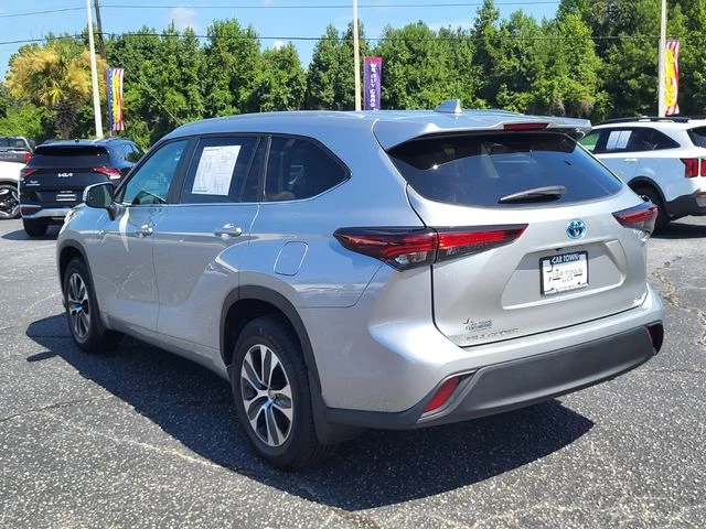 Used 2024 Silver Toyota XLE image 6