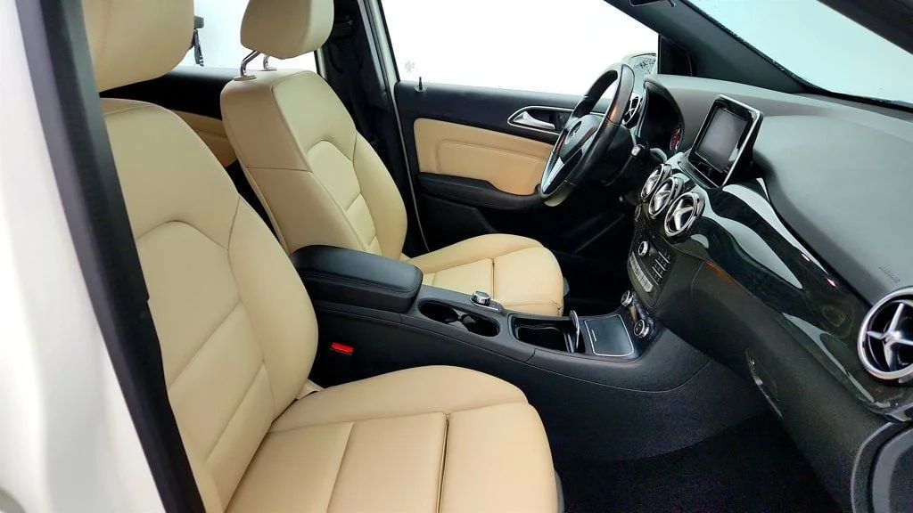 Used 2017 Cirrus White Mercedes-Benz B-Class B 250e Hatchback w/ Heated Seats & Blind Spot Assist image 21