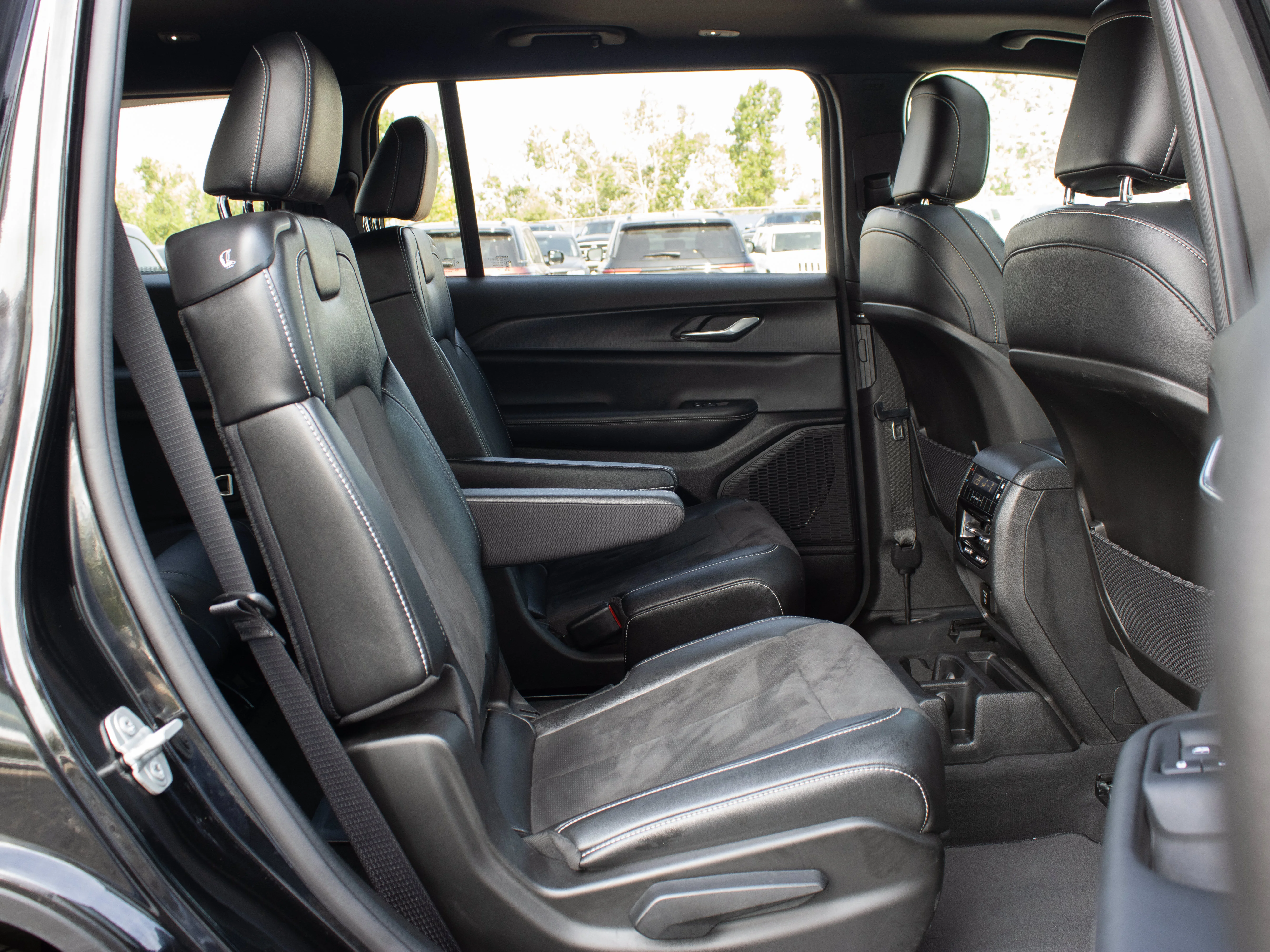 Used 2024 Black Jeep Altitude* | 3rd Row | Capri Leatherette & Suede Seats | Power Sunroof | Heated Seats & Steering Whee image 22