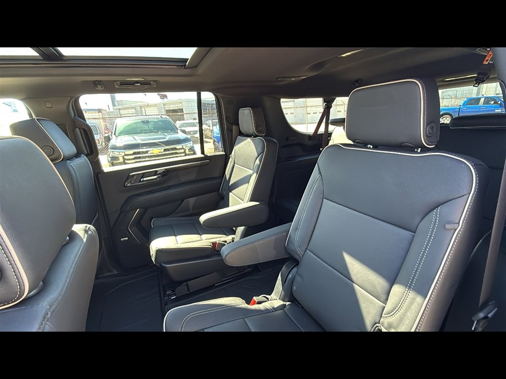 2026 Chevrolet Suburban Premier - Photo 22