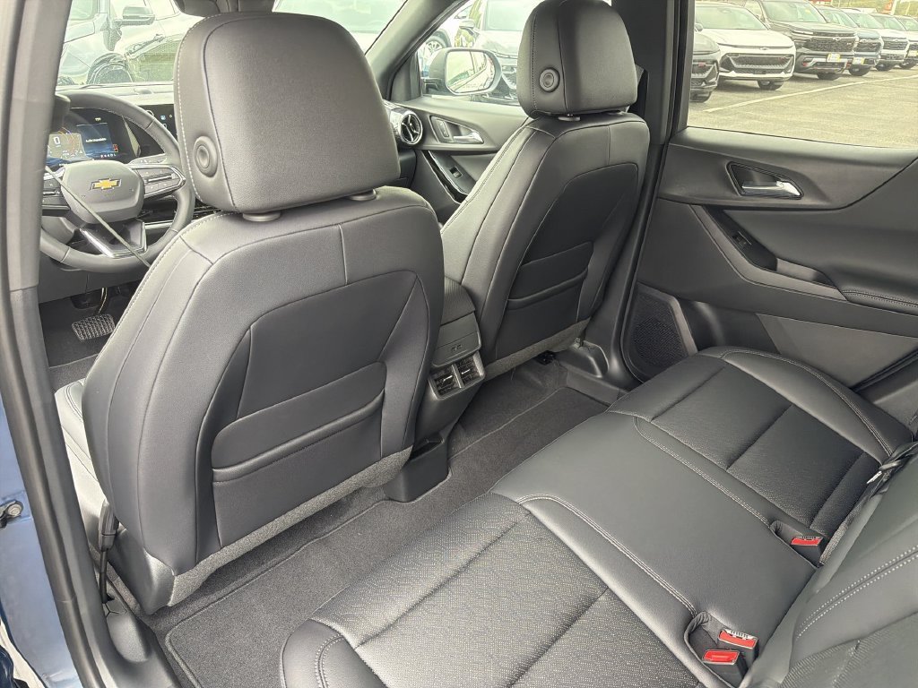 2027 Chevrolet Equinox LT - Photo 9
